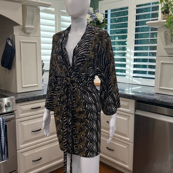 Banana Republic Issa London Zebra Pattern Wrap Dress 6 - Picture 13 of 13